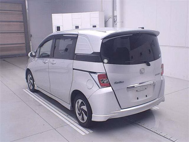 HONDA FREED SPIKE