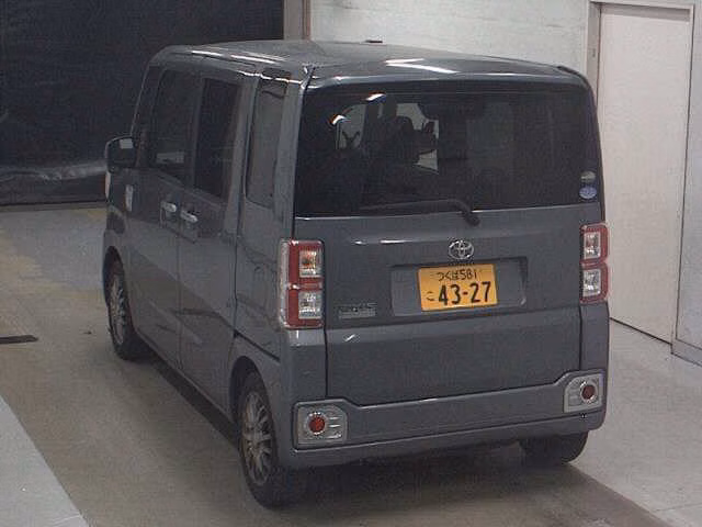 TOYOTA PIXIS MEGA