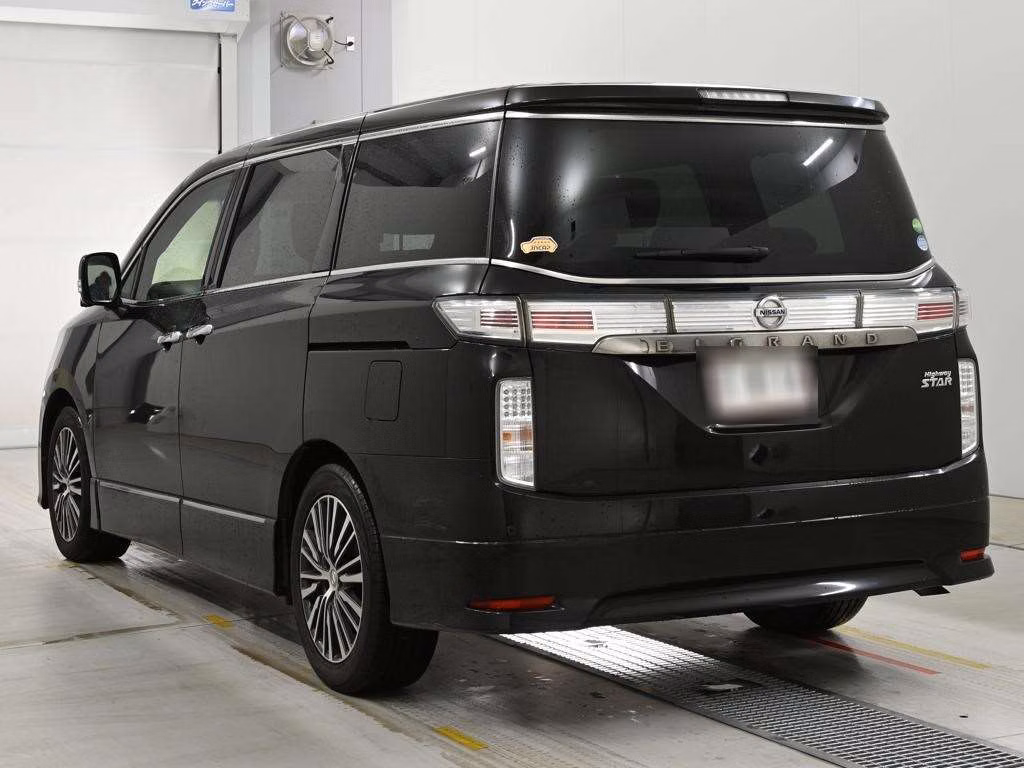 NISSAN ELGRAND