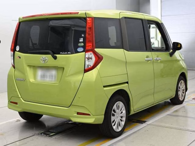 TOYOTA ROOMY