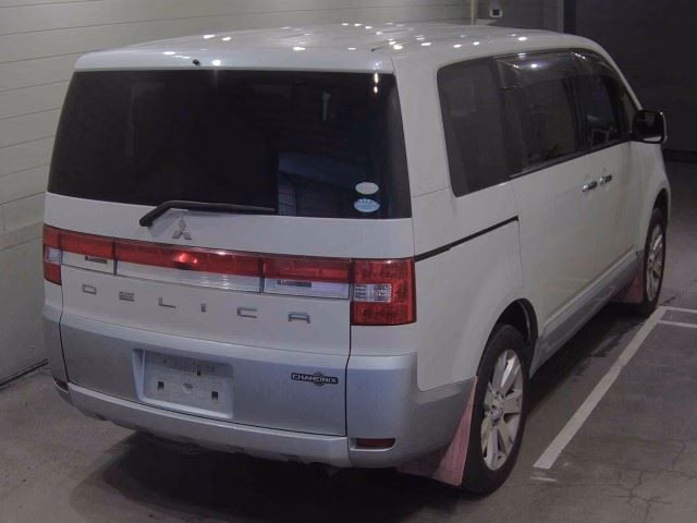MITSUBISHI DELICA D:5