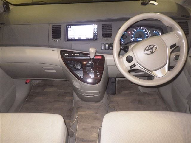 TOYOTA ISIS