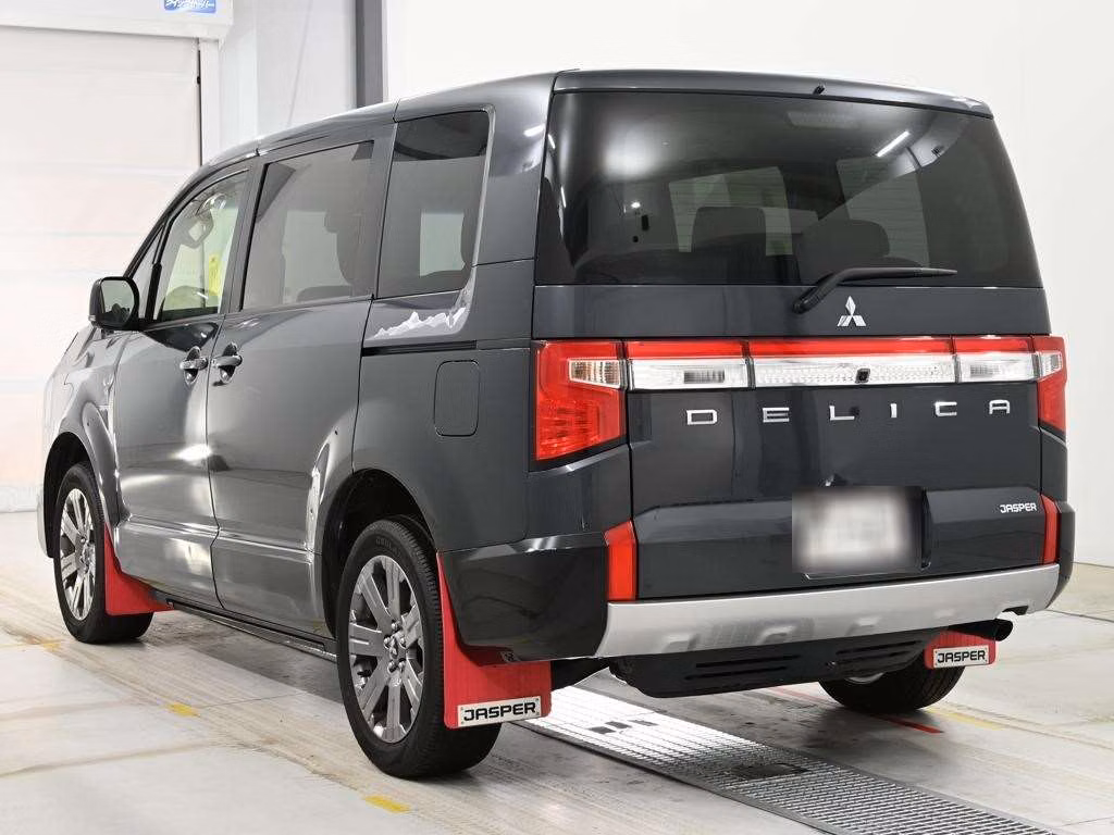 MITSUBISHI DELICA D:5