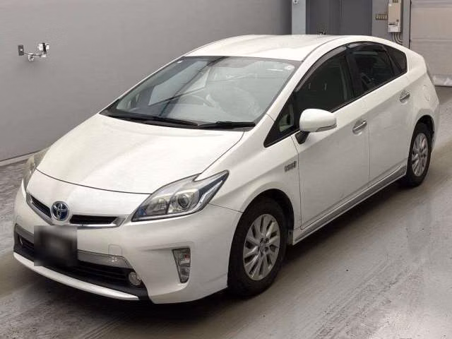 Toyota Prius PHV