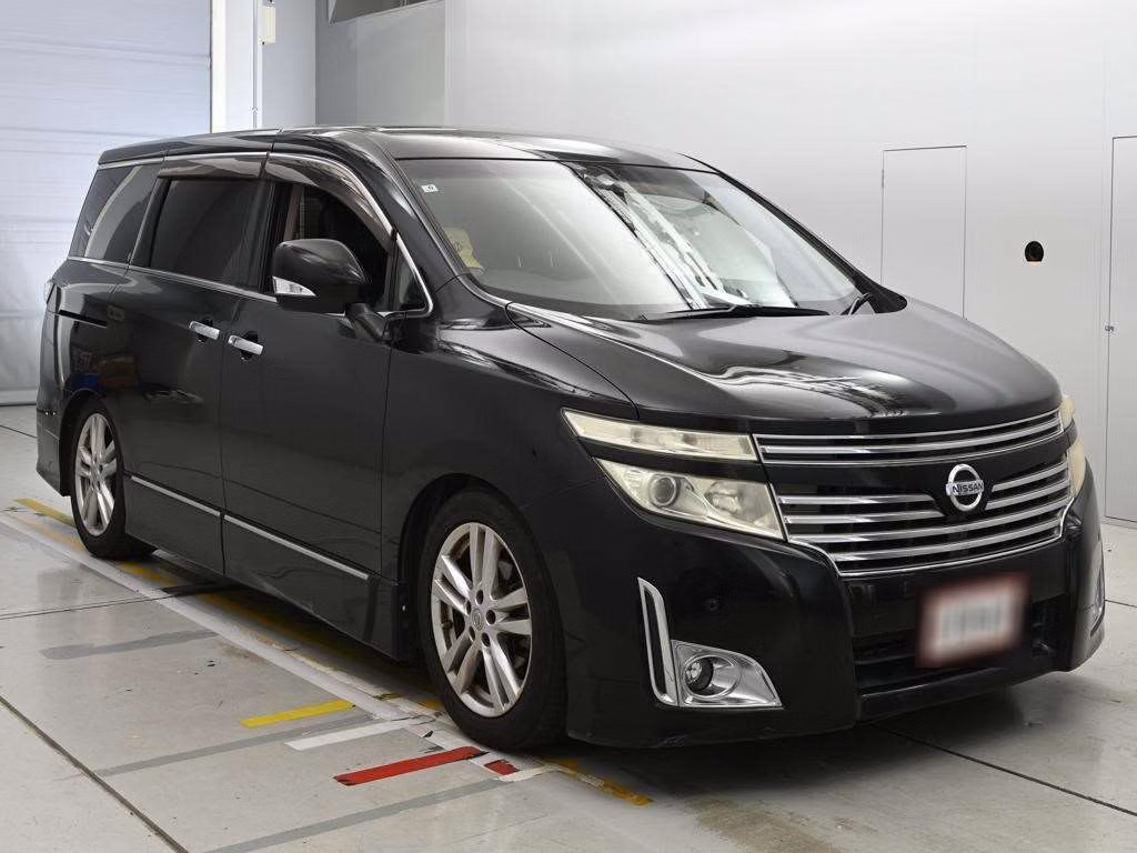 NISSAN ELGRAND
