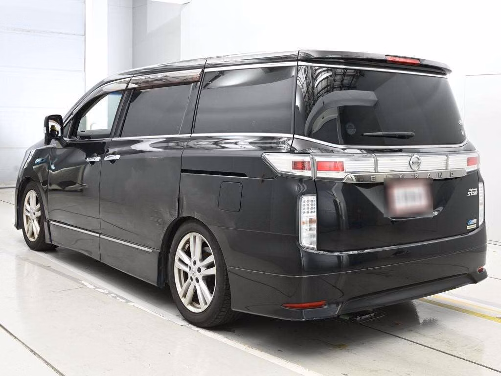 NISSAN ELGRAND