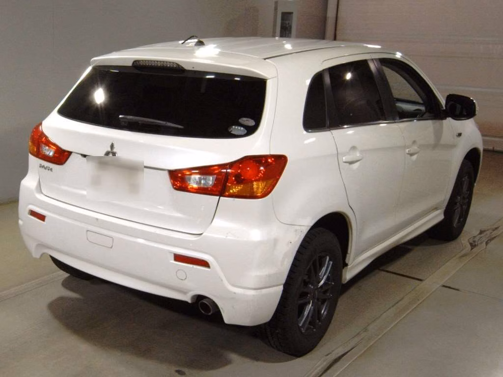 MITSUBISHI RVR