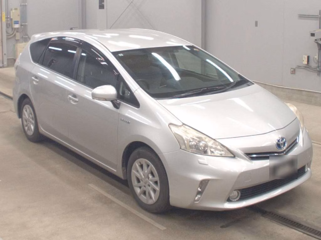 TOYOTA PRIUS ALPHA