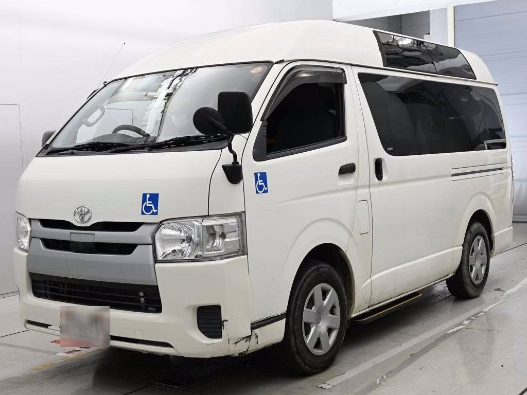 TOYOTA REGIUS ACE