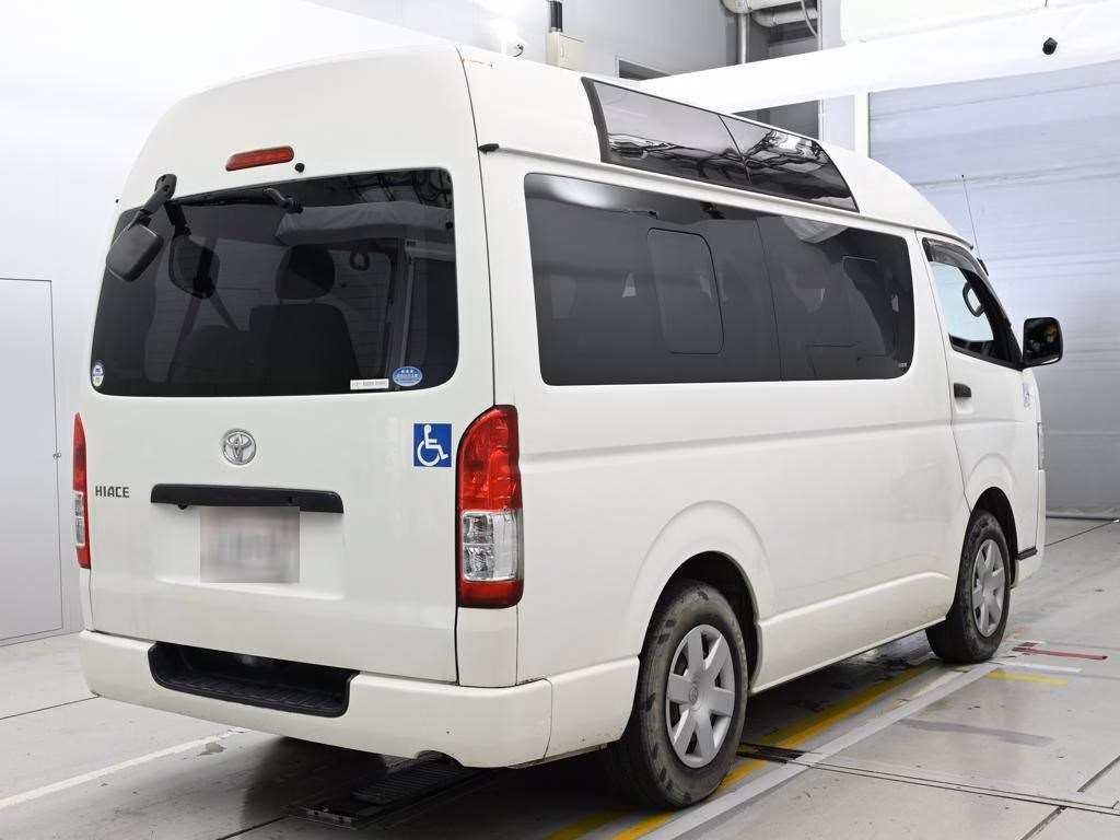 TOYOTA REGIUS ACE