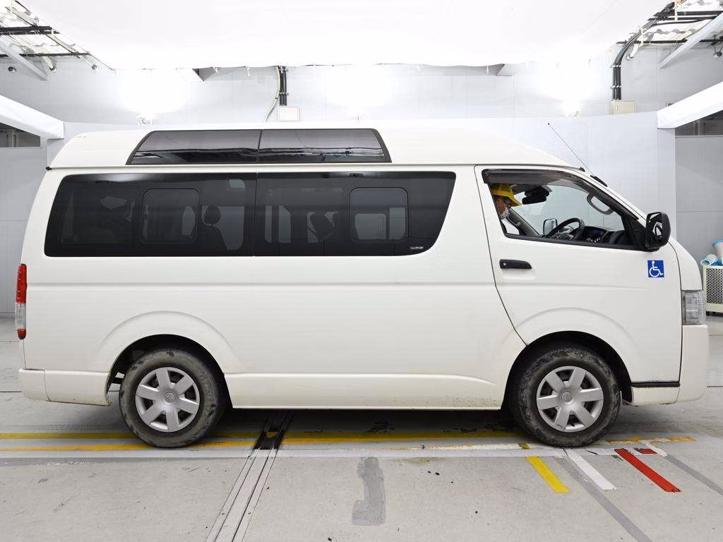 TOYOTA REGIUS ACE