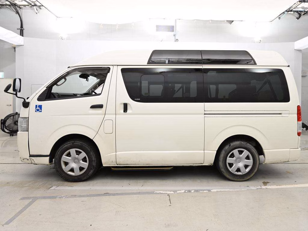TOYOTA REGIUS ACE