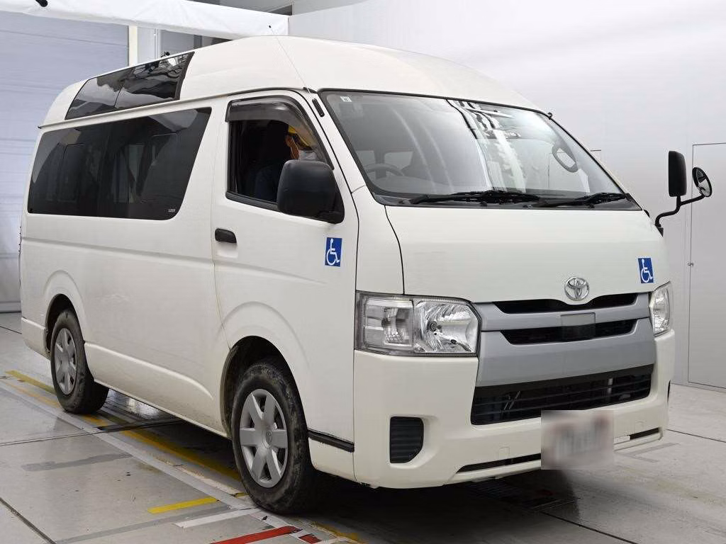 TOYOTA REGIUS ACE