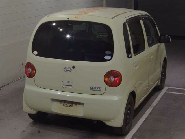 DAIHATSU MOVE LATTE