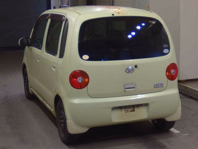 DAIHATSU MOVE LATTE
