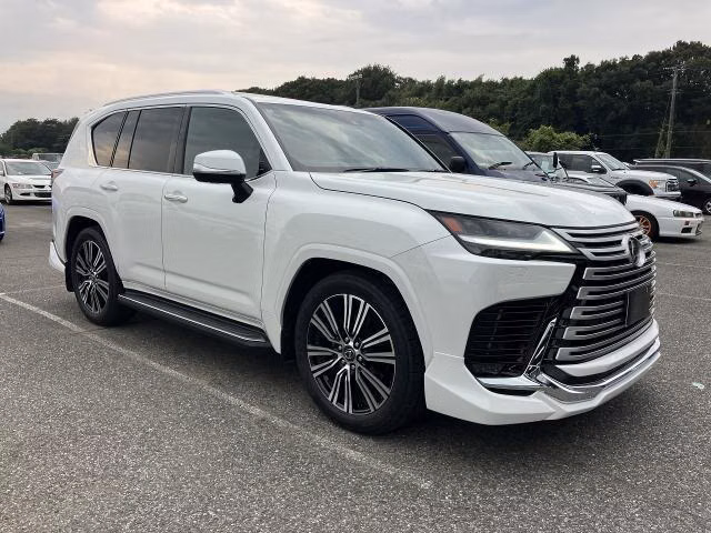 Lexus LX600