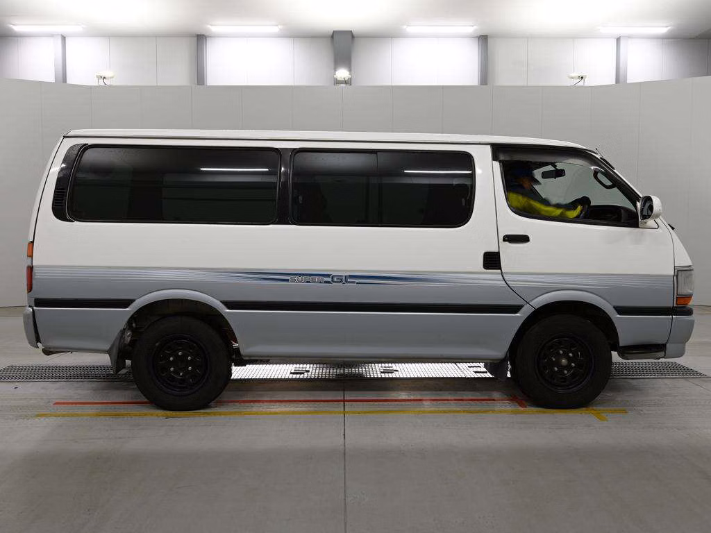 TOYOTA REGIUS ACE