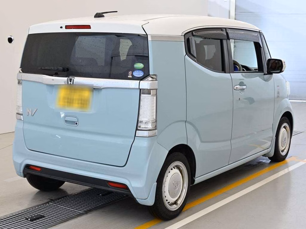 HONDA N-BOX SLASH