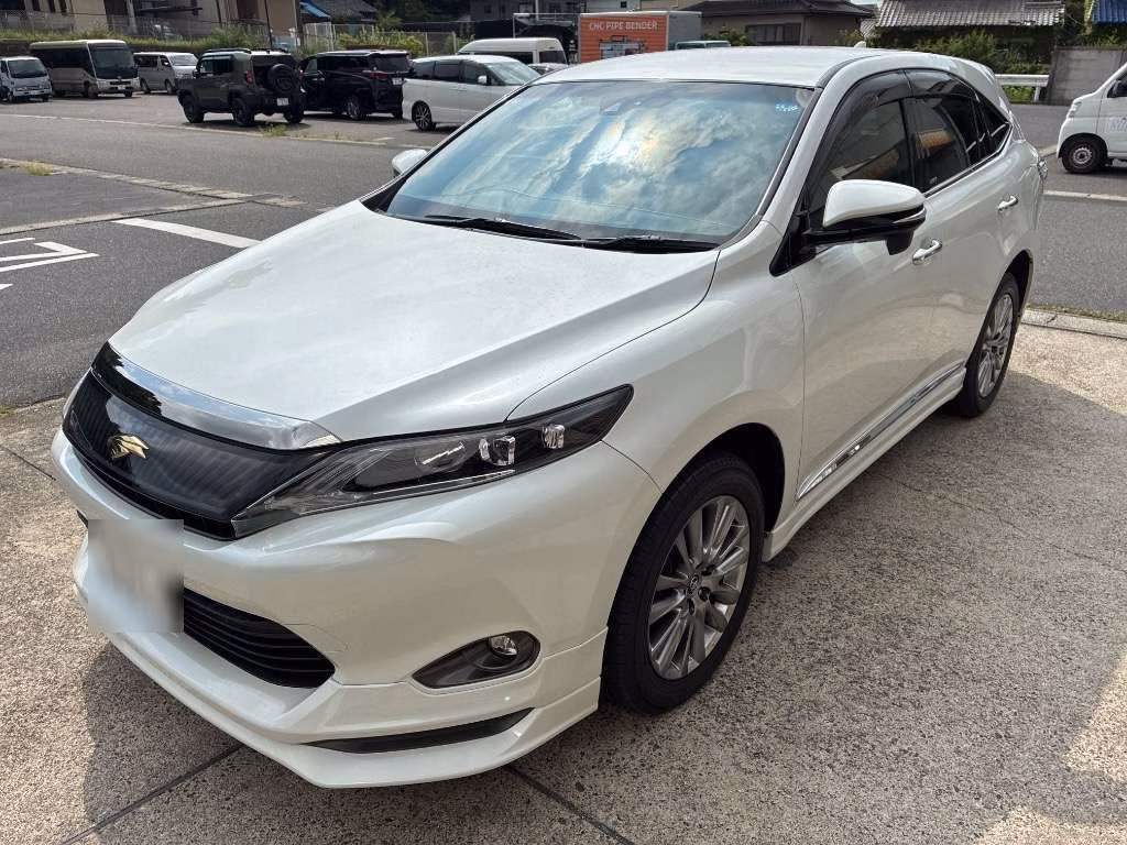 TOYOTA HARRIER