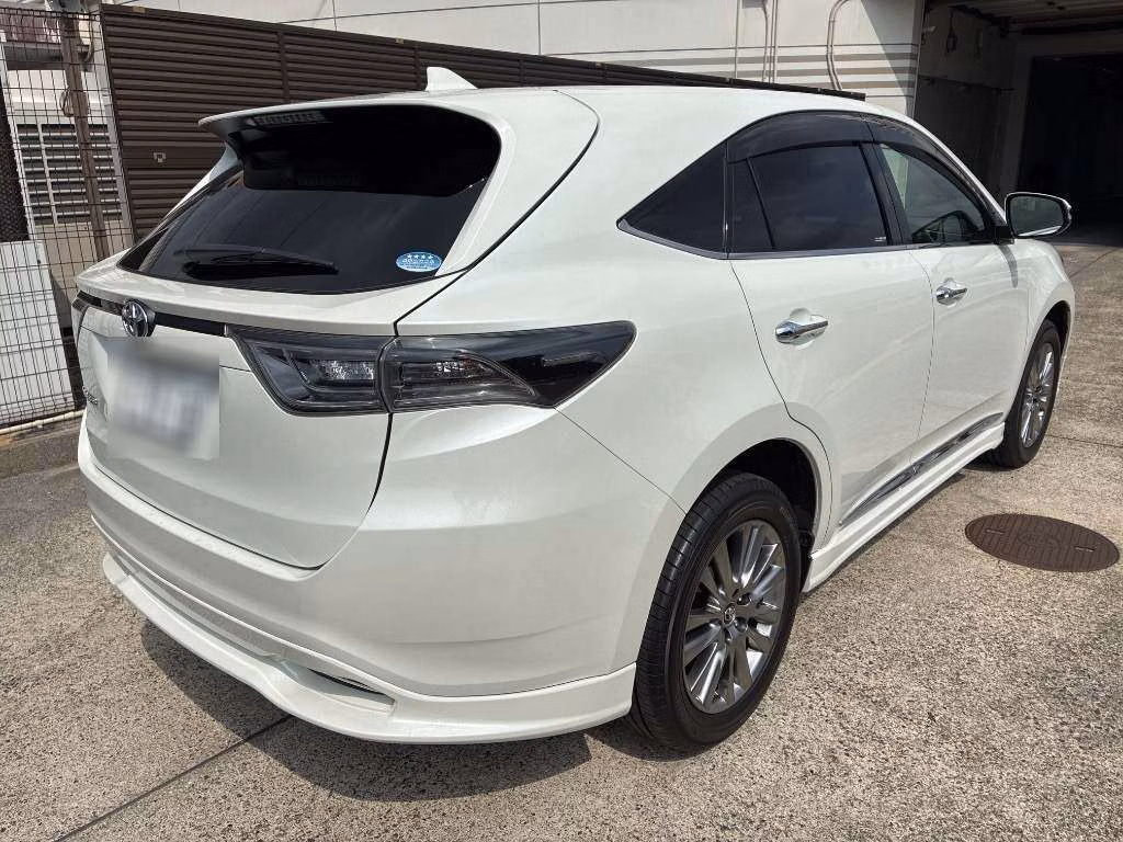 TOYOTA HARRIER