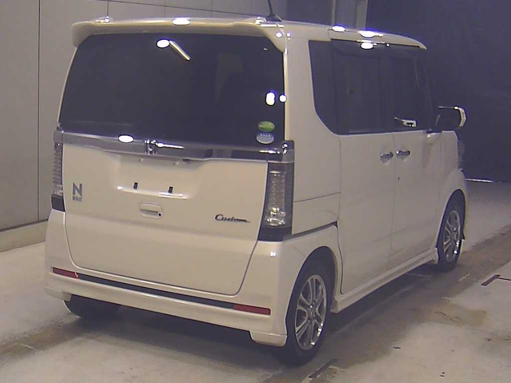 HONDA N-BOX