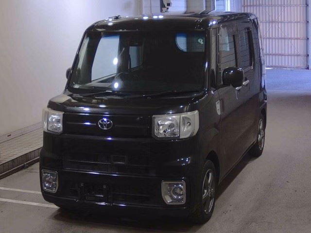 TOYOTA PIXIS MEGA
