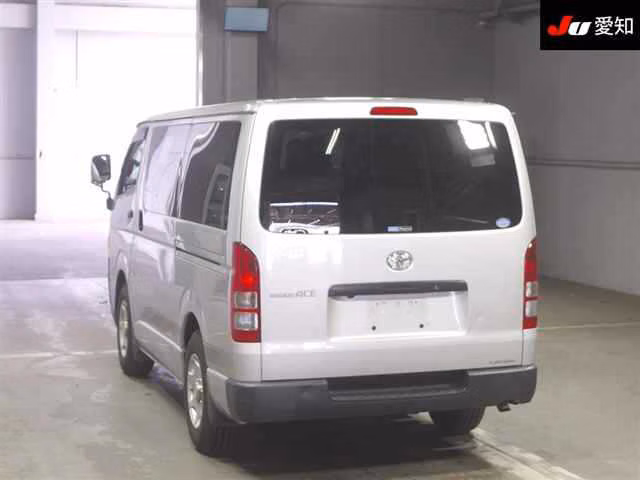 TOYOTA REGIUS ACE