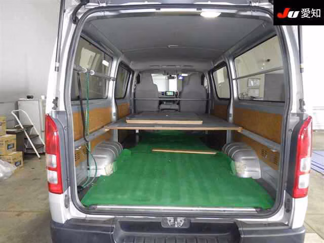 TOYOTA REGIUS ACE