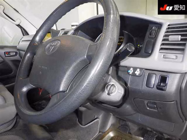 TOYOTA REGIUS ACE
