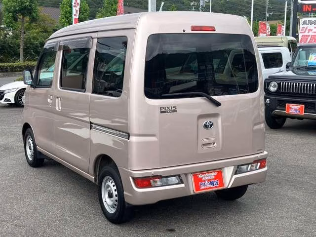 TOYOTA PIXIS VAN