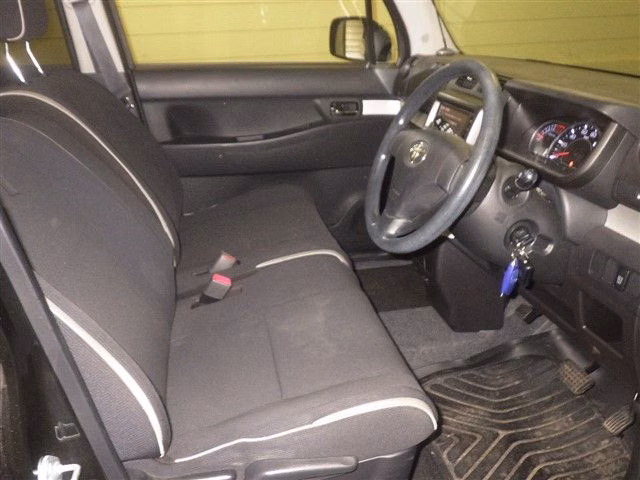 TOYOTA PIXIS SPACE