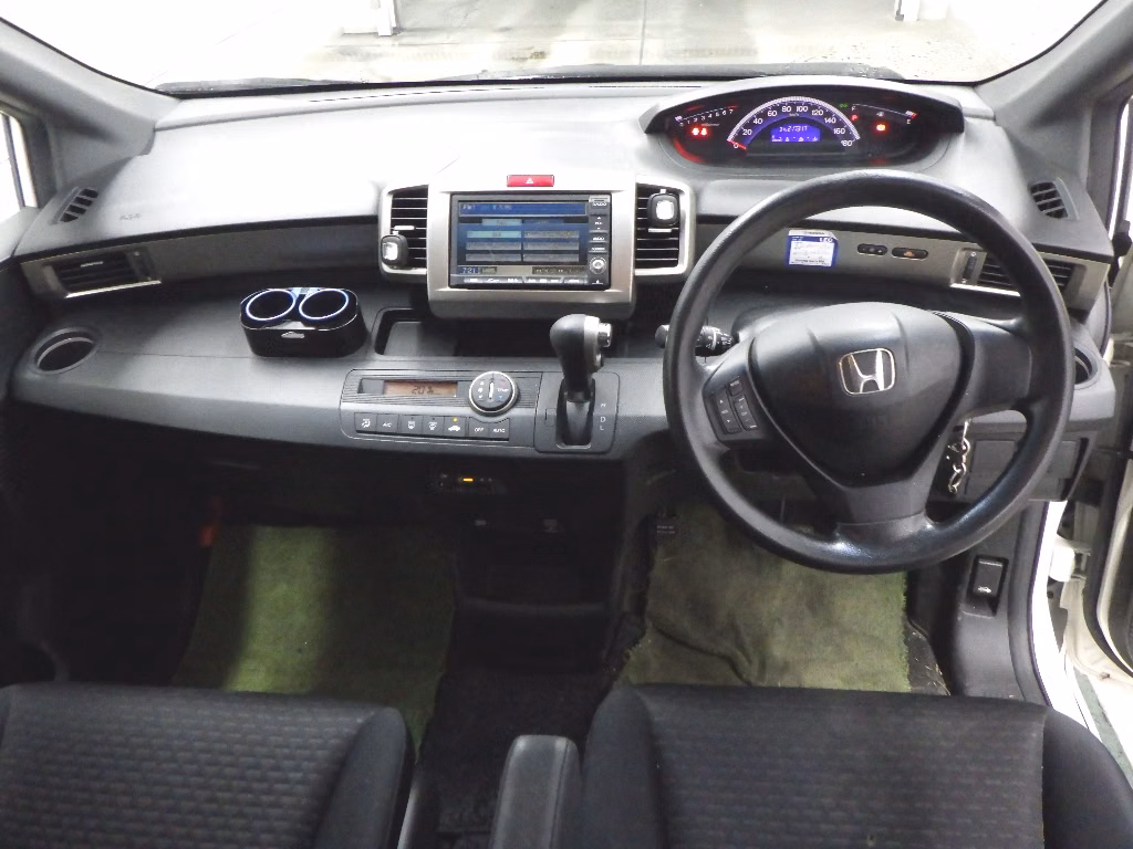 HONDA FREED SPIKE