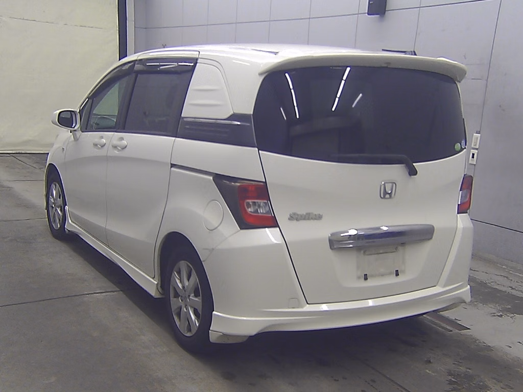 HONDA FREED SPIKE