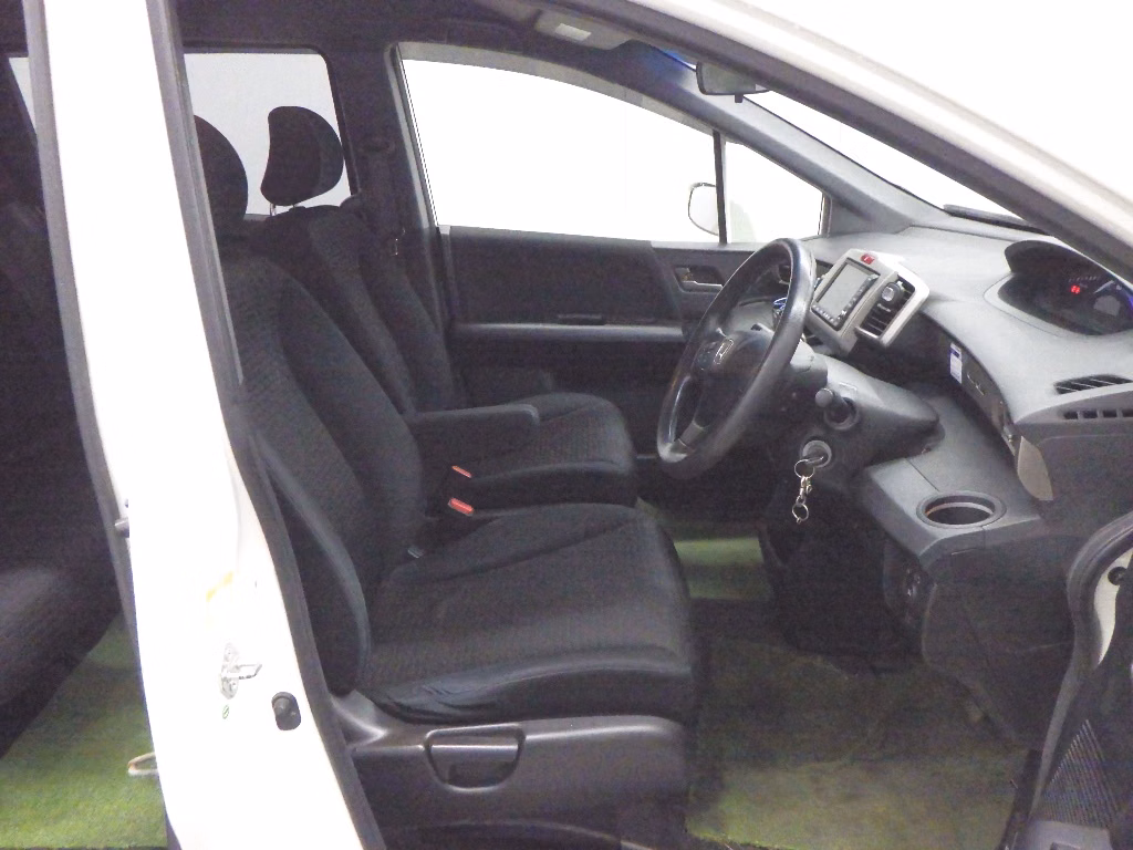 HONDA FREED SPIKE