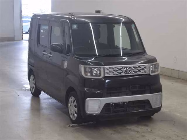 TOYOTA PIXIS MEGA