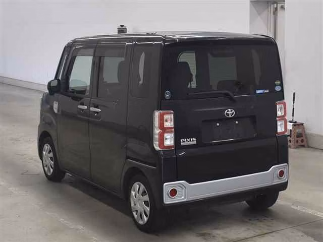 TOYOTA PIXIS MEGA