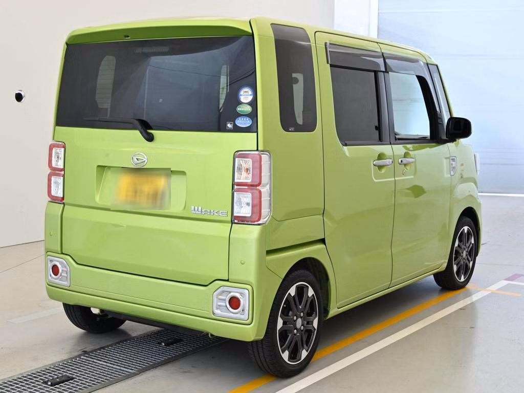 DAIHATSU WAKE