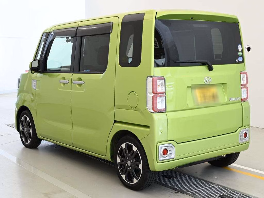 DAIHATSU WAKE