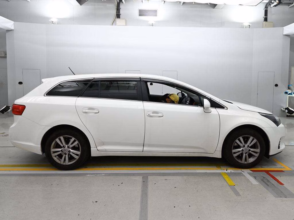 TOYOTA AVENSIS