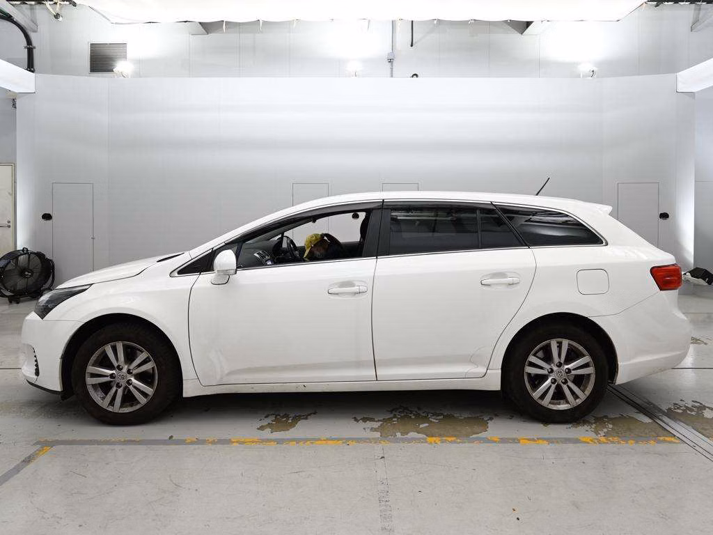 TOYOTA AVENSIS