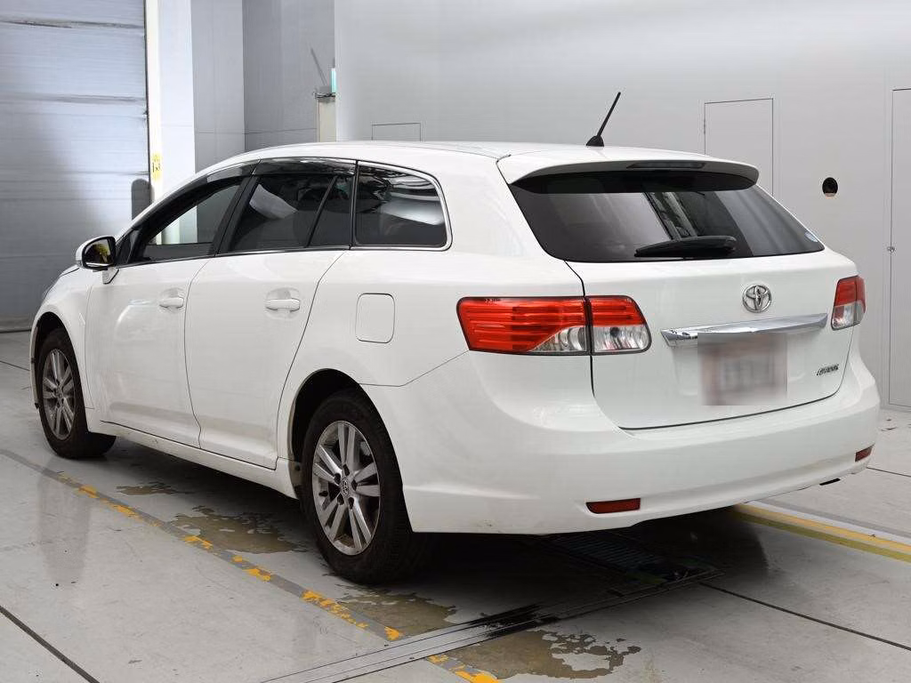 TOYOTA AVENSIS