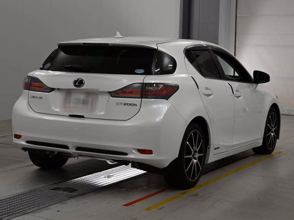 LEXUS CT200H