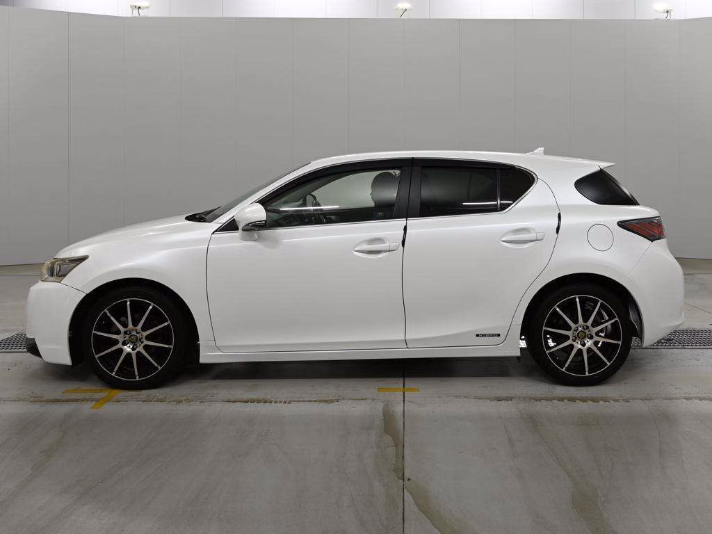 LEXUS CT200H