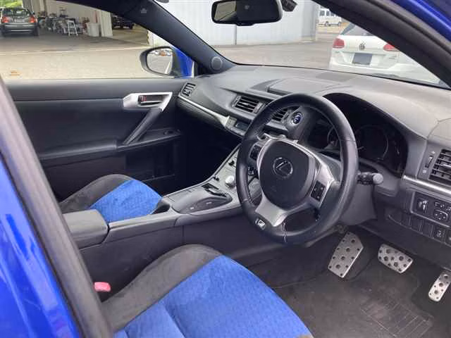 LEXUS CT200H