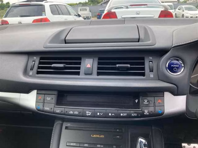 LEXUS CT200H