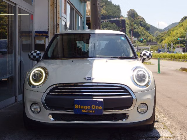 MINI HATCH