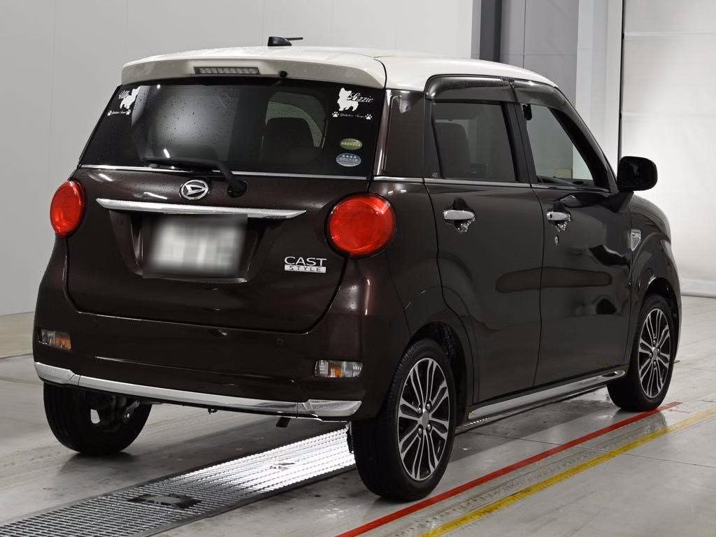 DAIHATSU CAST