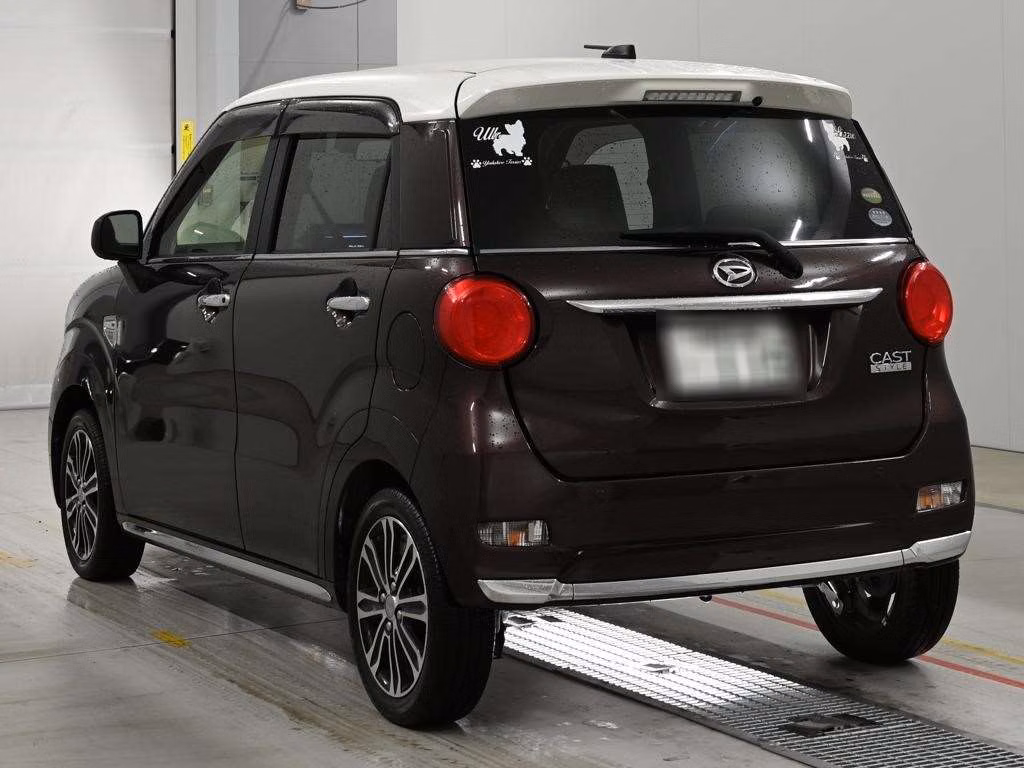 DAIHATSU CAST