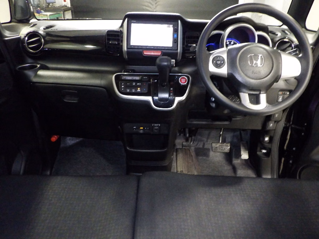 HONDA N-BOX