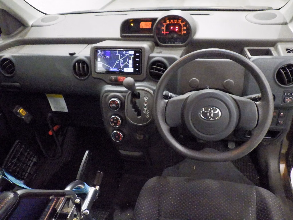 TOYOTA SPADE
